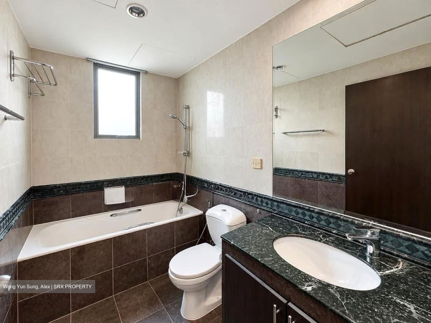 Landbay Condominium (D16), Condominium #613462281
